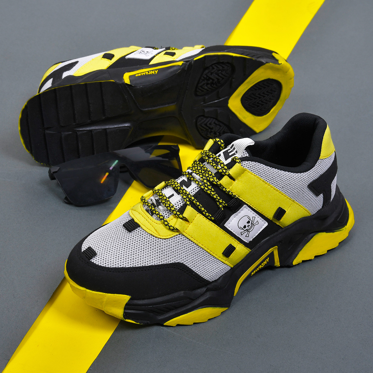 کفش مشکی زرد مردانه مدل Sadra