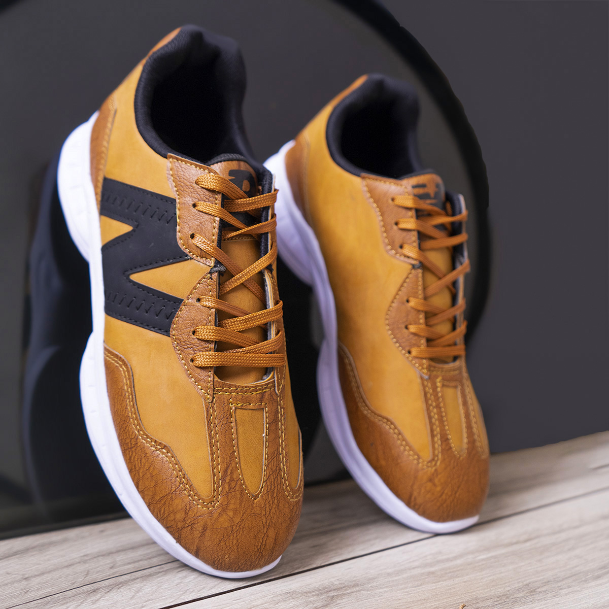 کفش مردانه عسلی مدل Romik