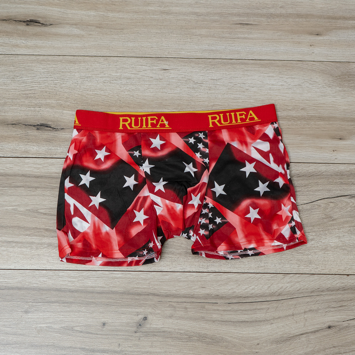 شورت نیم پا قرمز(T) مدل RFR(T)