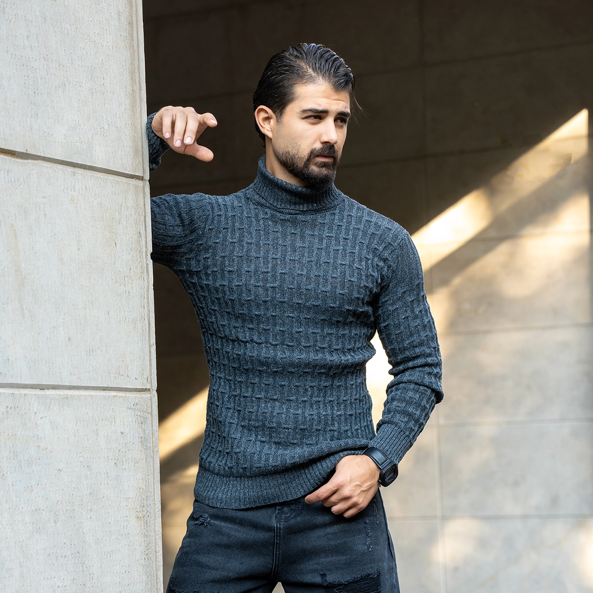 پلیور اندامی یقه اسکی طوسی تیره مردانه مدلotik