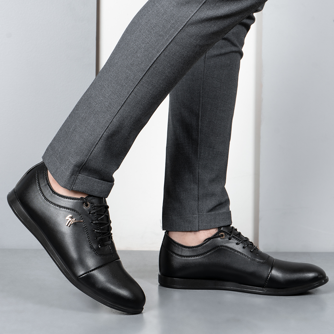 کفش تخت مردانه مشکی مدل Adrin