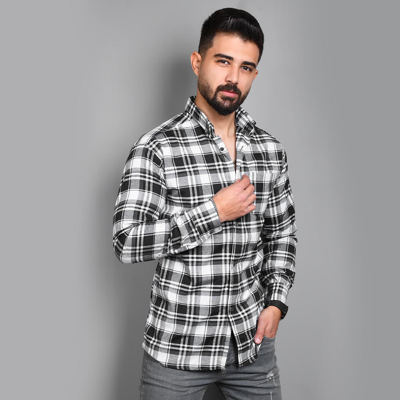 پیراهن مردانه چهارخونه مشکی سفید مدل Siamak