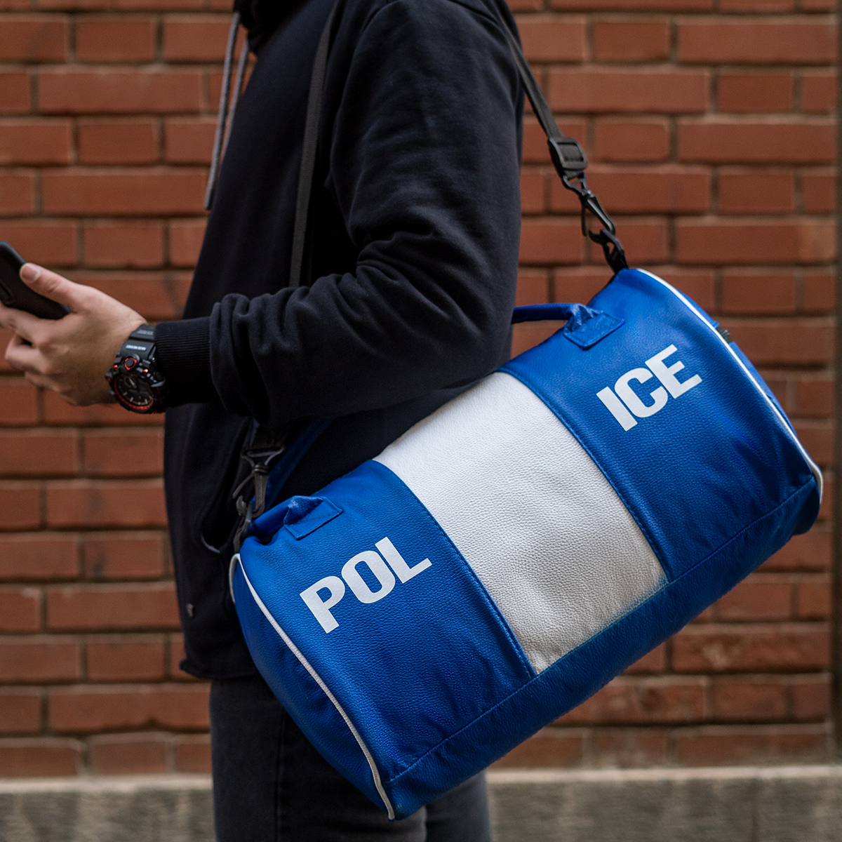 ساک ورزشی آبی سفید مدل Police