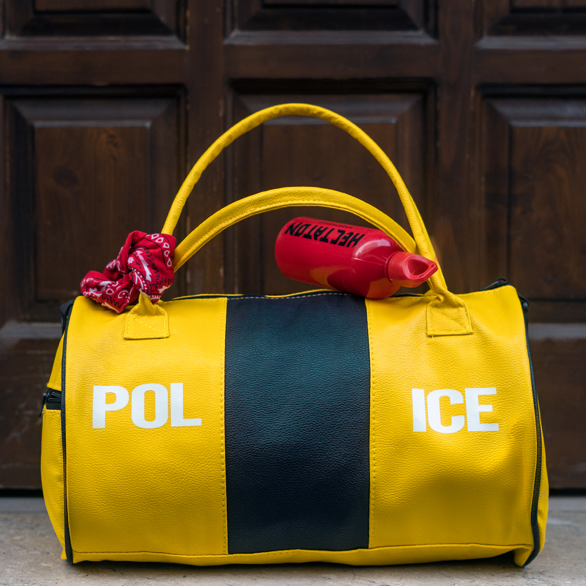 ساک ورزشی زرد مشکی مدل Police