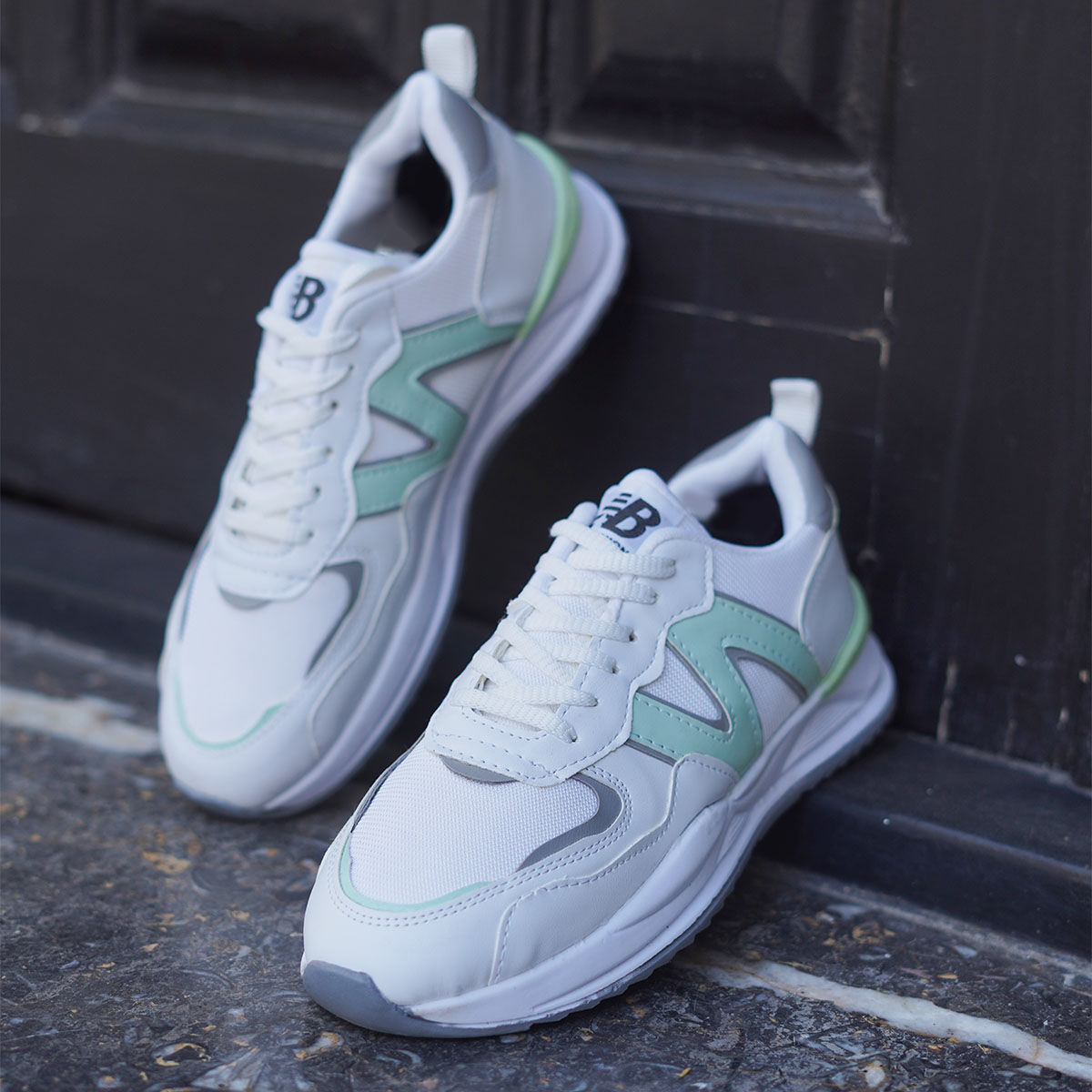 کفش ورزشی New Balance مردانه سفید سبز مدل Romano