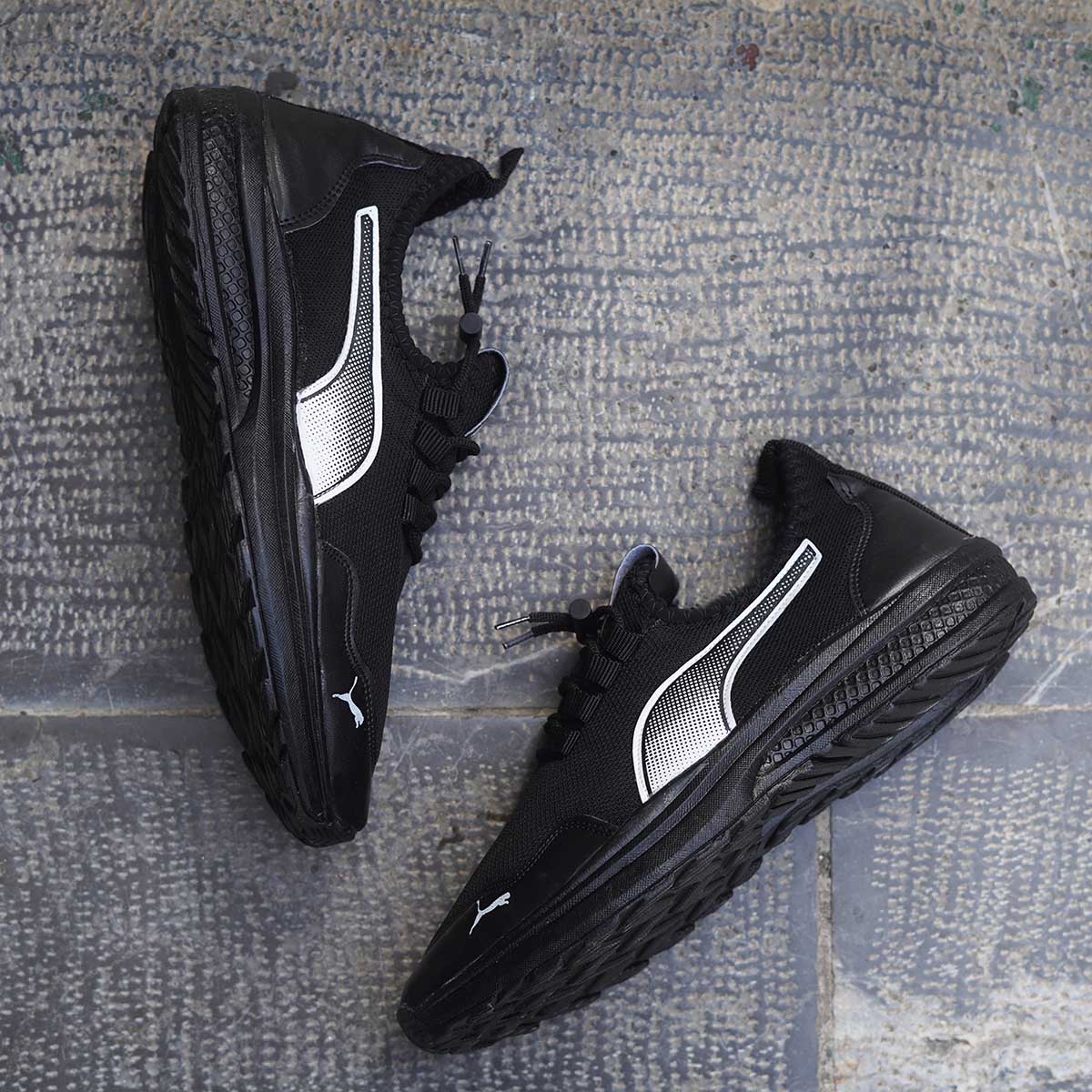 کفش ورزشی مردانه مشکی زیره مشکی مدل Erik