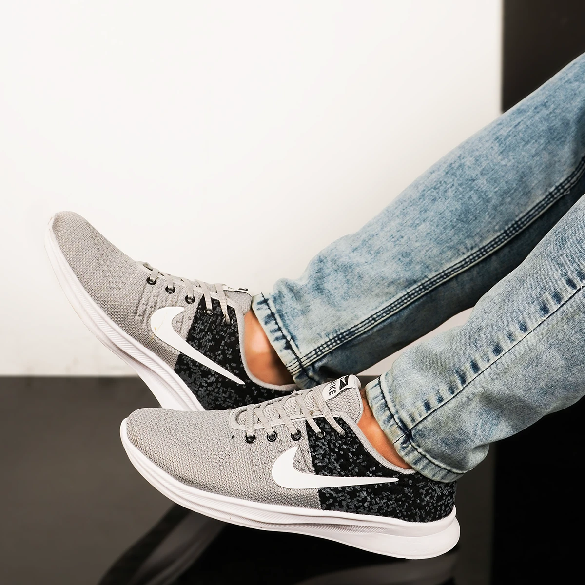 کفش ورزشی نایک طوسی تیره مردانه مدل Saber