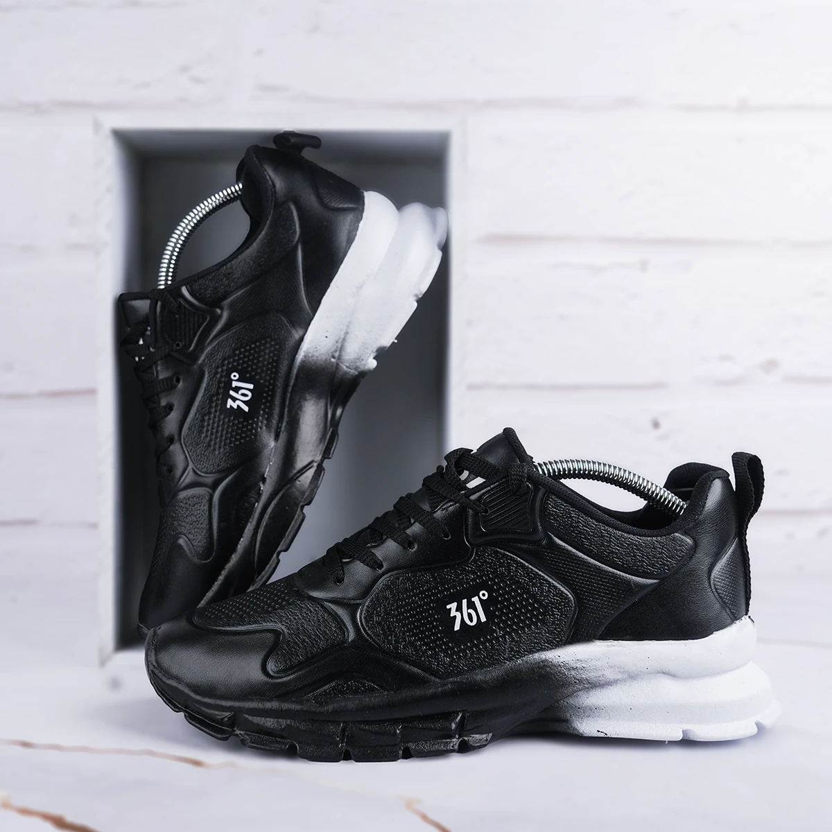 کفش ورزشی مردانه مشکی سفید مدل 361