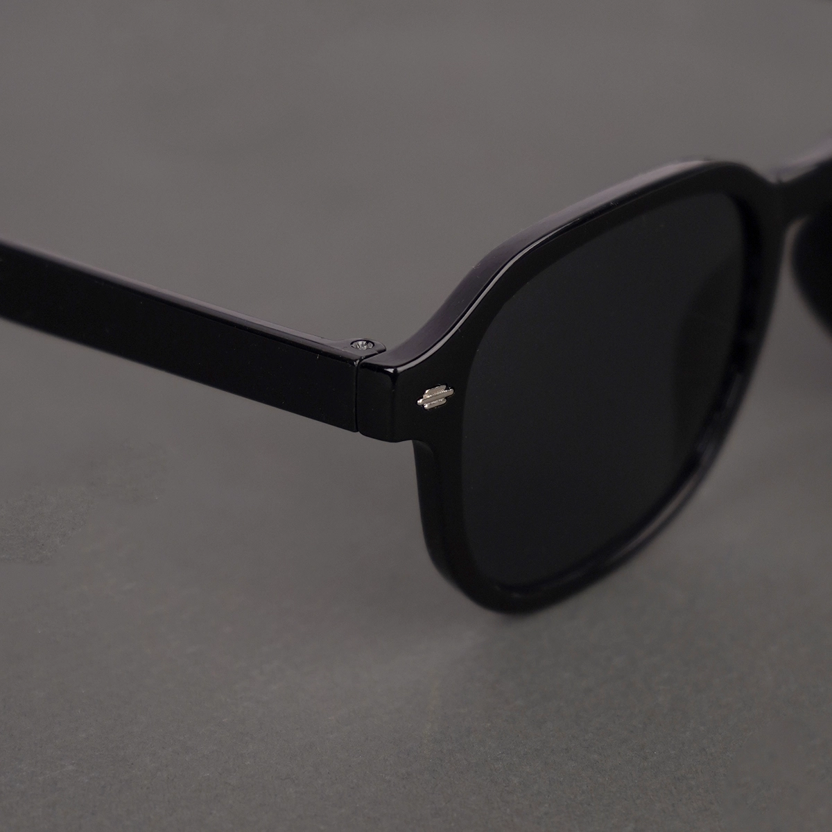 عینک آفتابی مشکی rumanah مدل Rk90