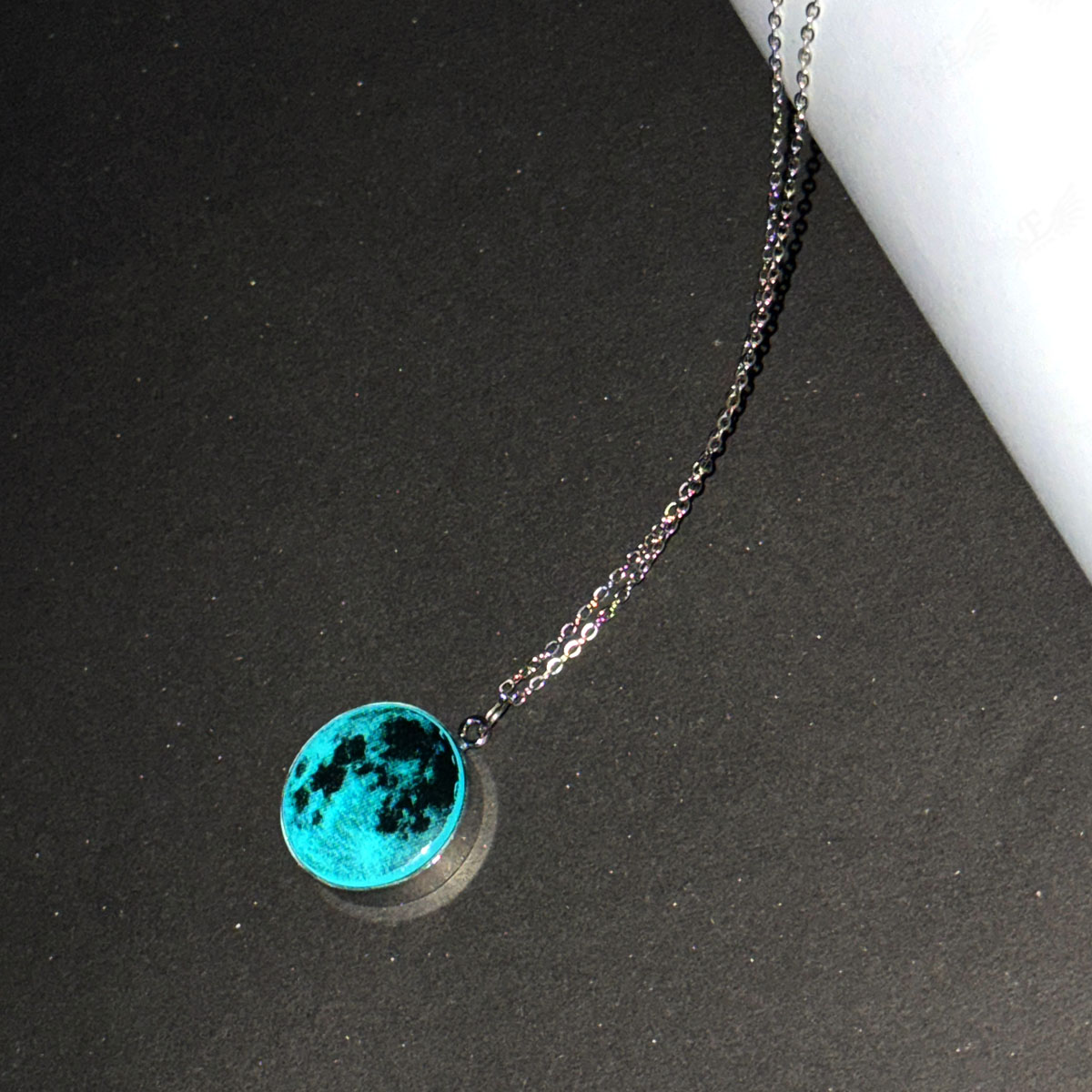 گردنبند ماه شب تاب