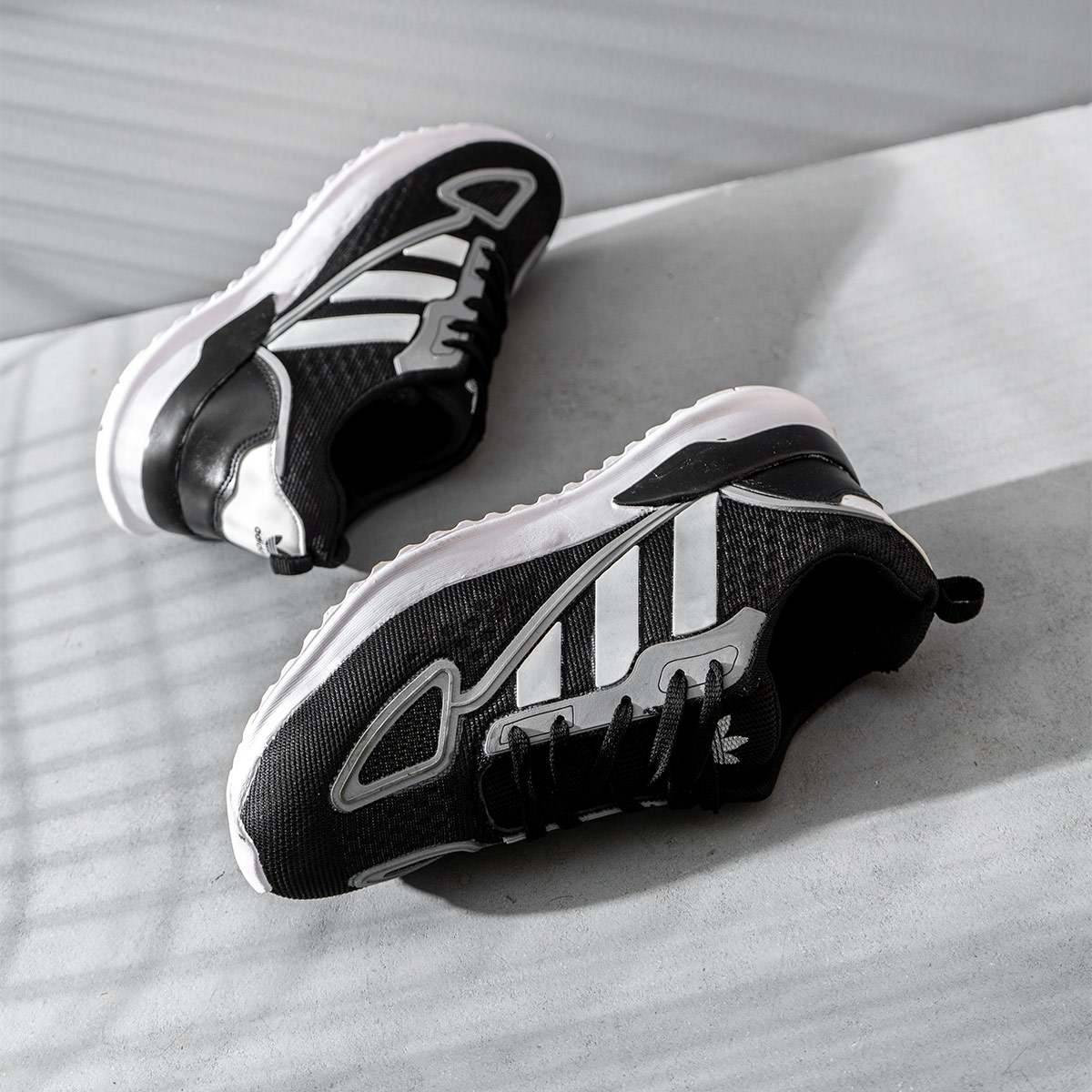 کفش ورزشی Adidas مردانه مشکی مدل Siban