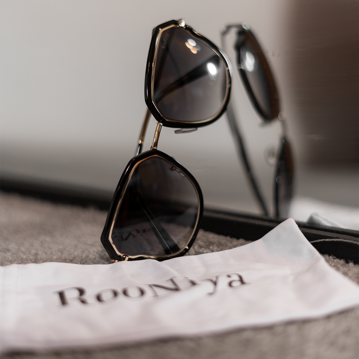 عینک آفتابی زنانه دودی Rooniya مدل Gita