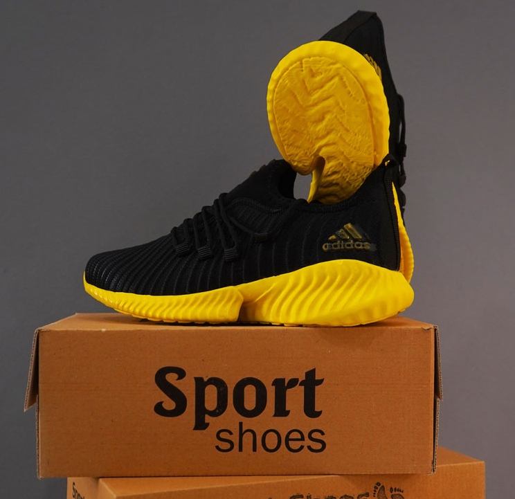 کفش ورزشی Adidas مردانه مشکی زیره زرد مدل River